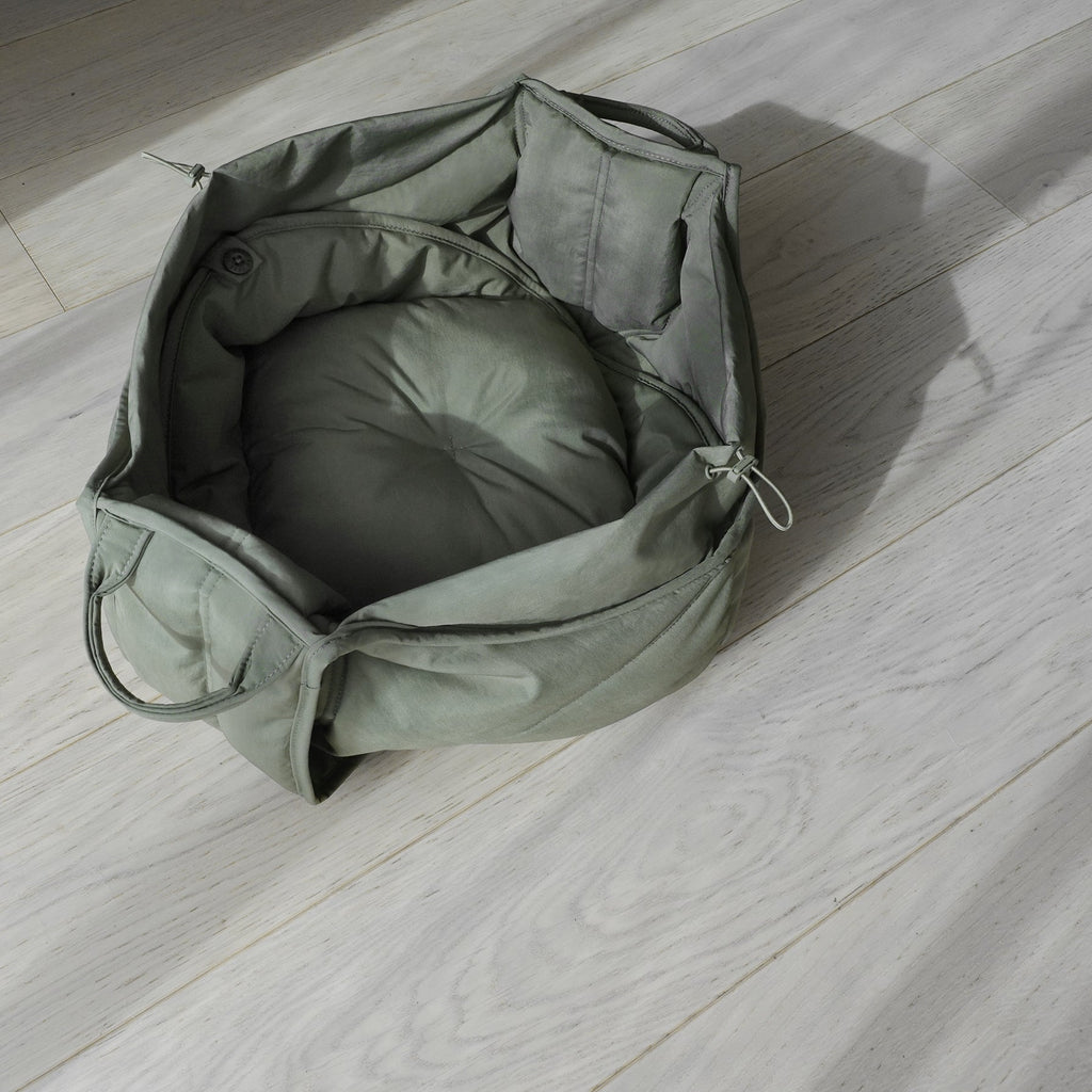 OLLA // petite pet carrycot - Lambwolf Collective